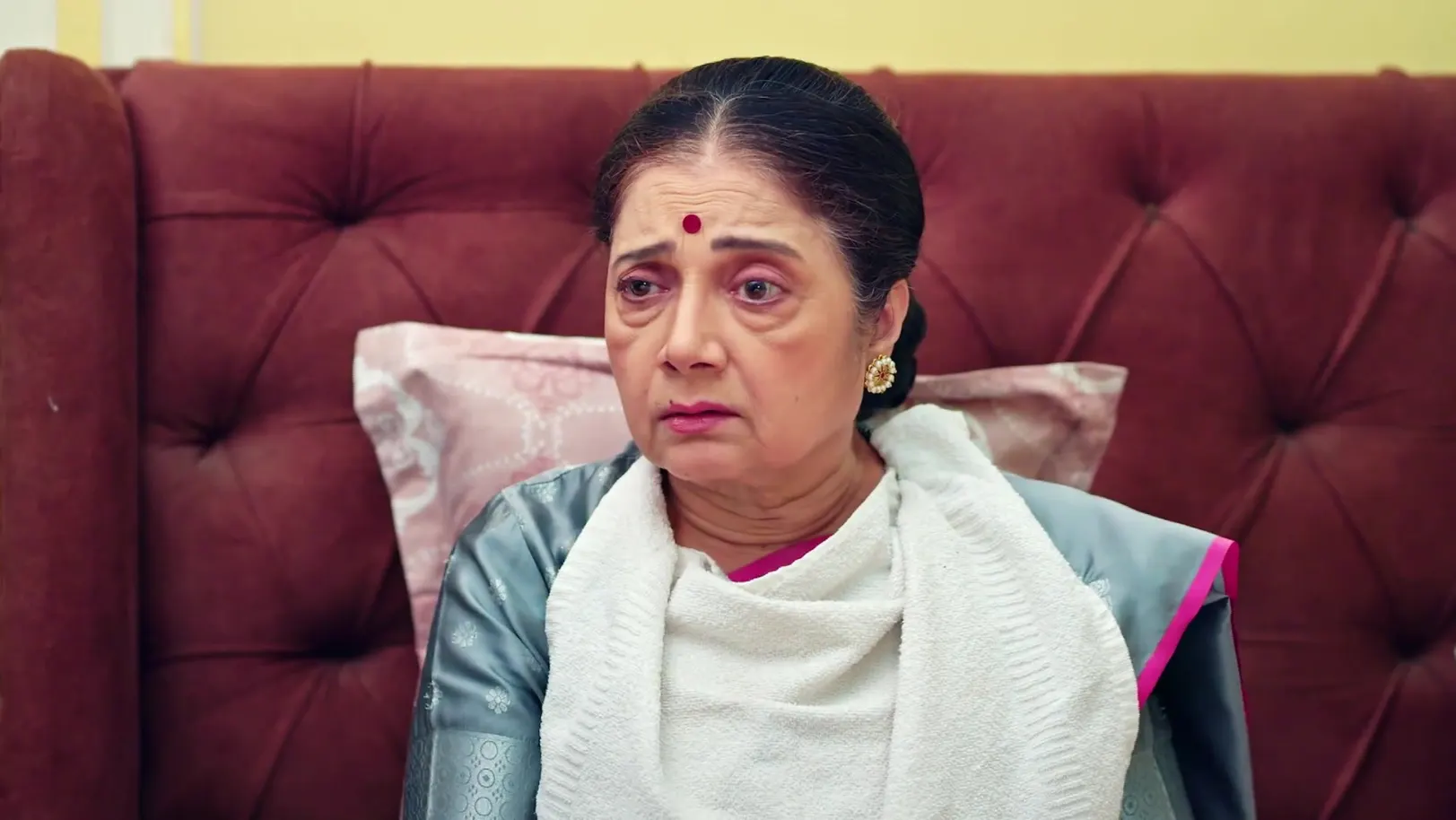 Saru Comes in Front of Annapurna - Kamali 