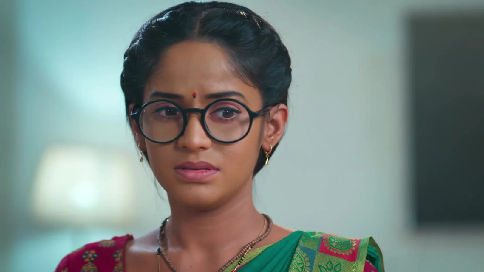 Sarang Tries to Console Neel - Savalyachi Janu Savali 