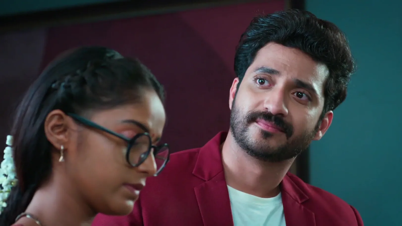 Savali Expresses Her Worry To Amruta - Savalyachi Janu Savali 