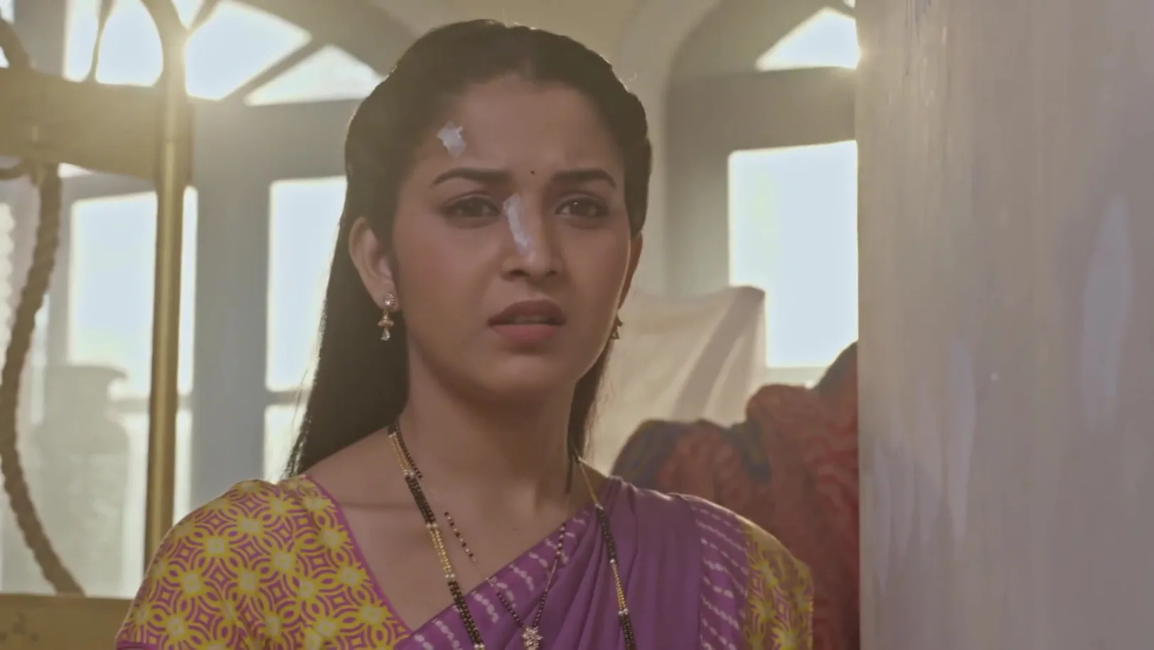 Will Meera Find Answers To Her Question? - Tula Japnar Aahe 