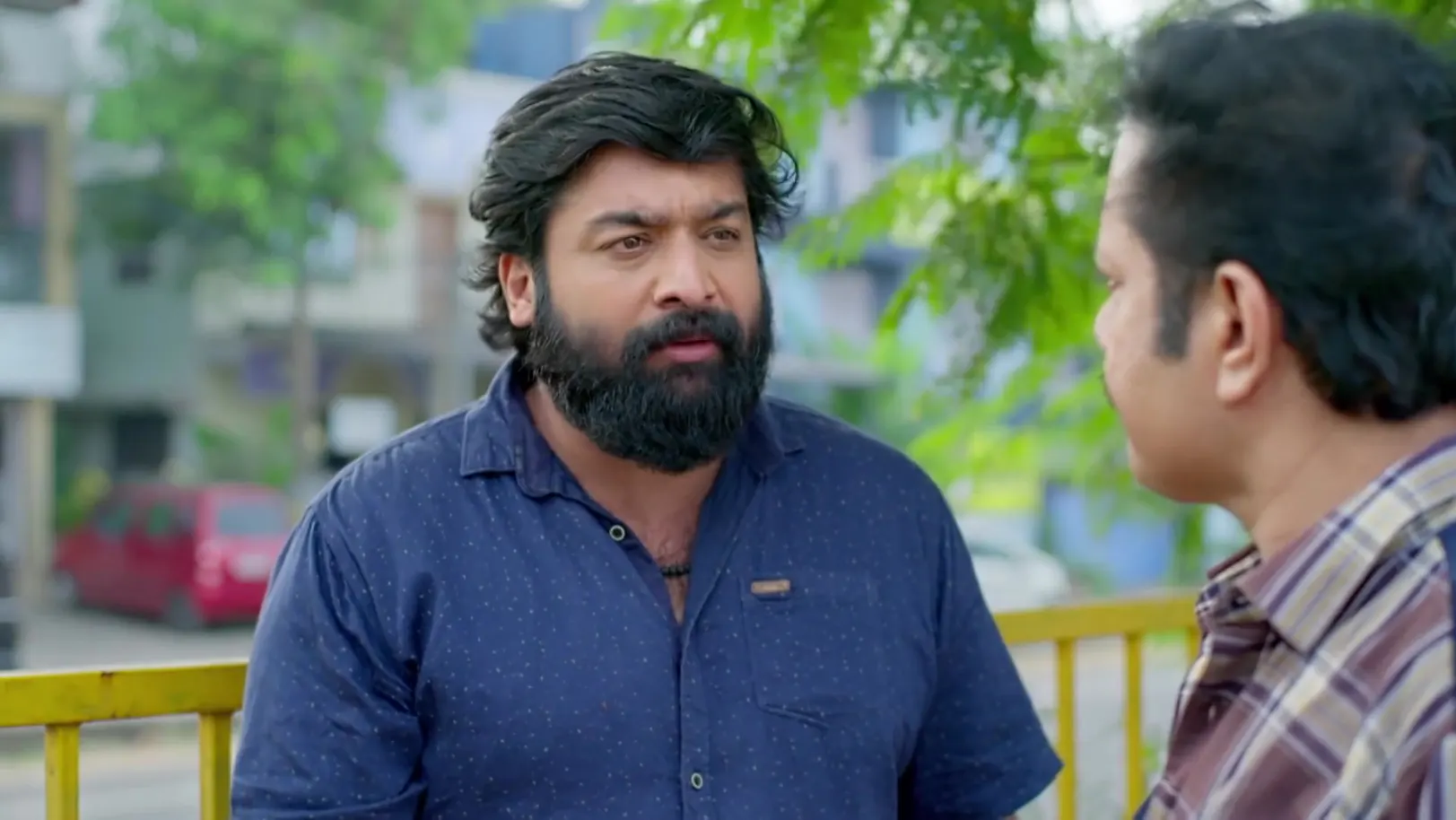 Manoj Seeks Prakash's Help - Manathe Kottaram 