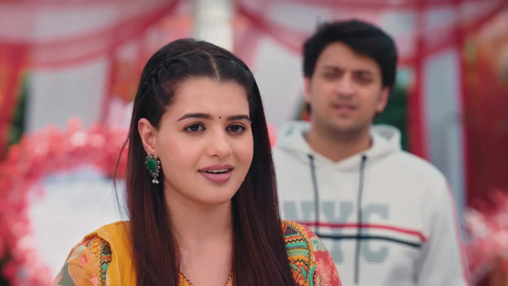 Kunal Tries to Propose Bhoomika - Lakshmi Nivas 