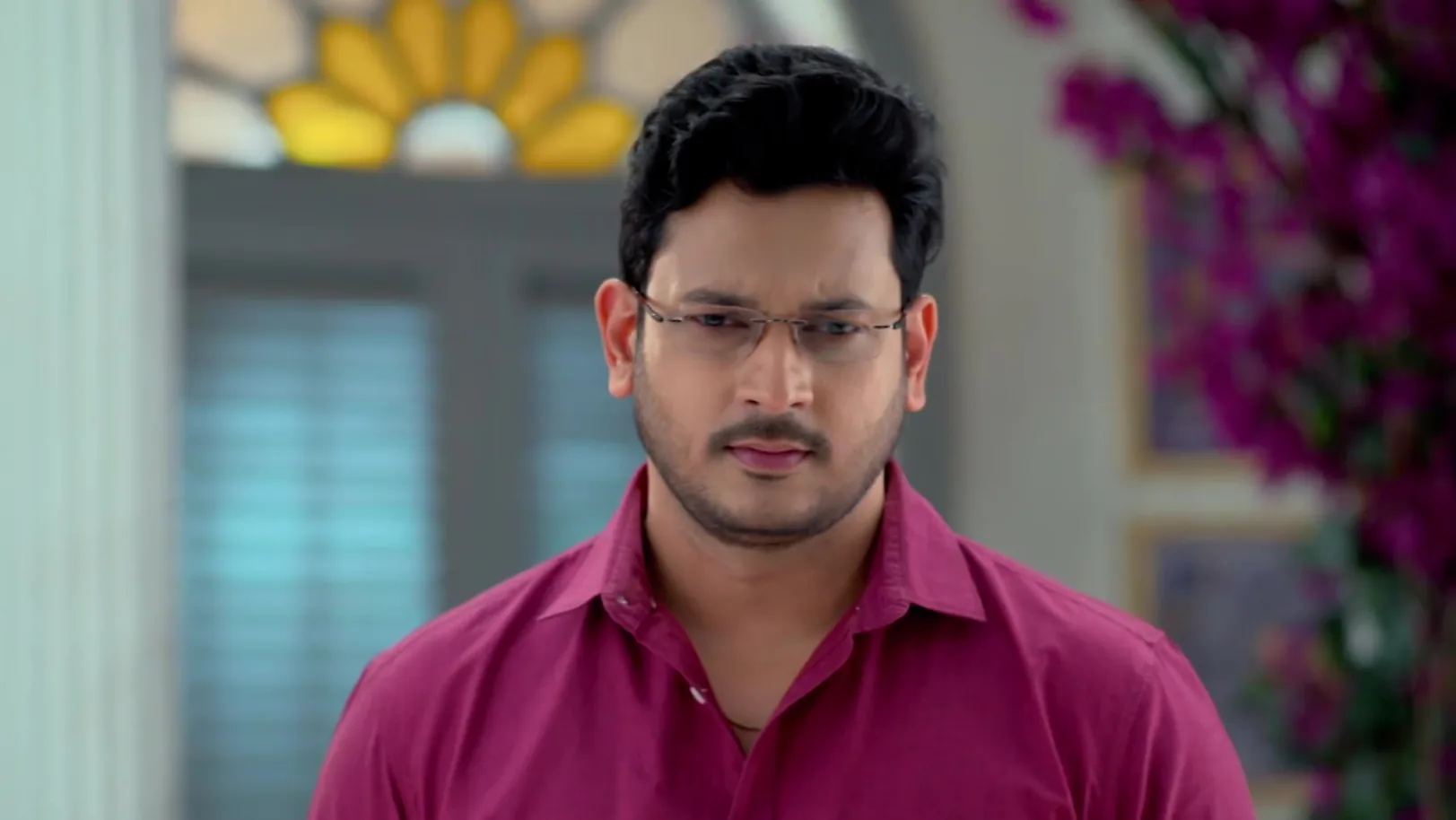 Bonolata Points the Finger at Anubhab - Kone Dekhaa Alo 