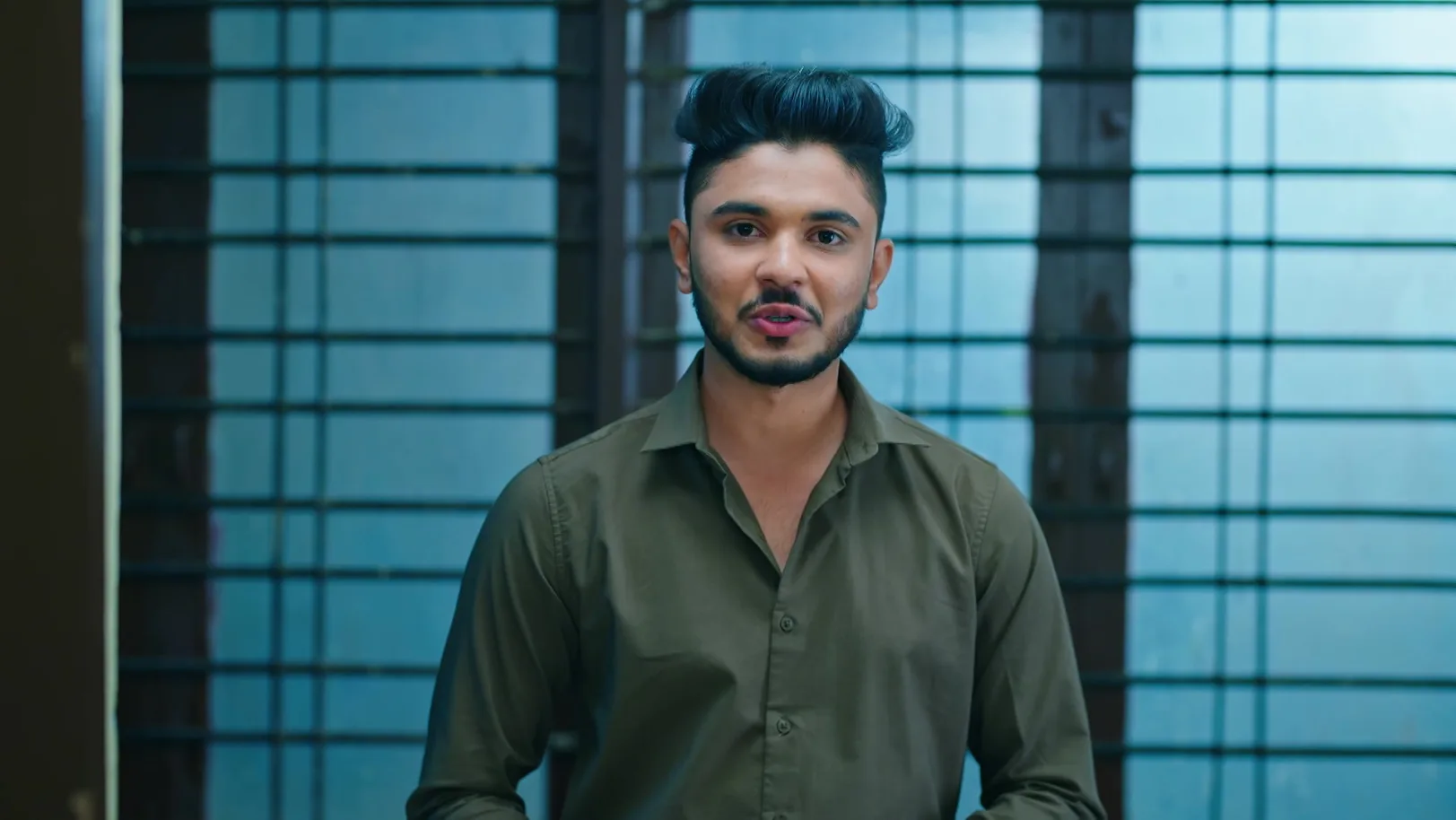 Bhoomika Is Surprised to Meet Sunil - Amruthadhaare - Promo