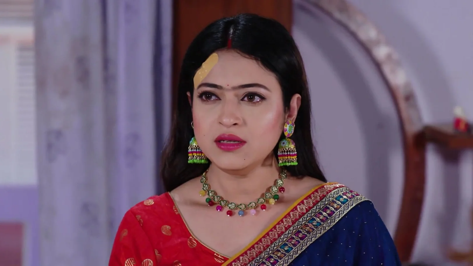 Rosy Apologises to Her In-laws - Sathi Sata Janmara 