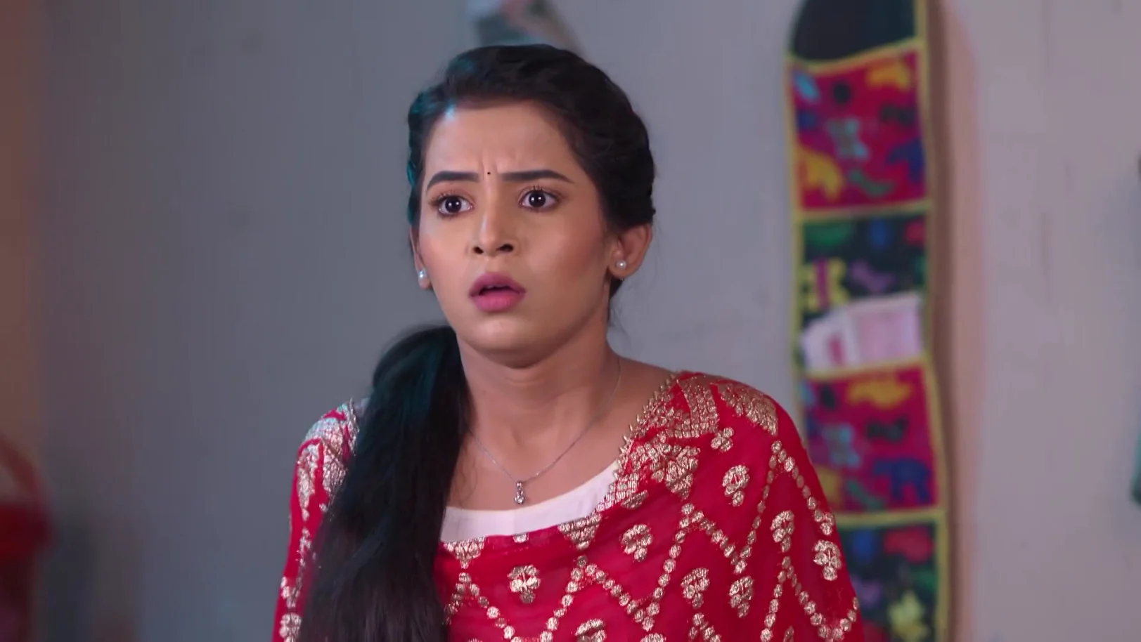 Madhav Lies to Mani - Tu Khara Mun Chaai 