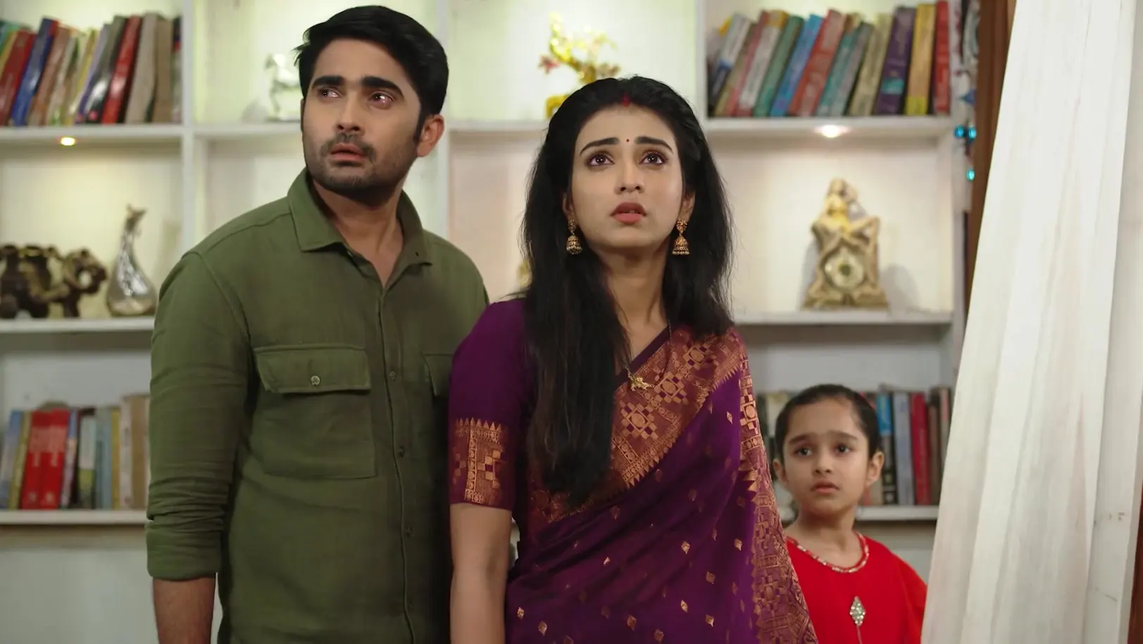 Shubalakshmi Prepares to Leave the House - Tuma Bina 