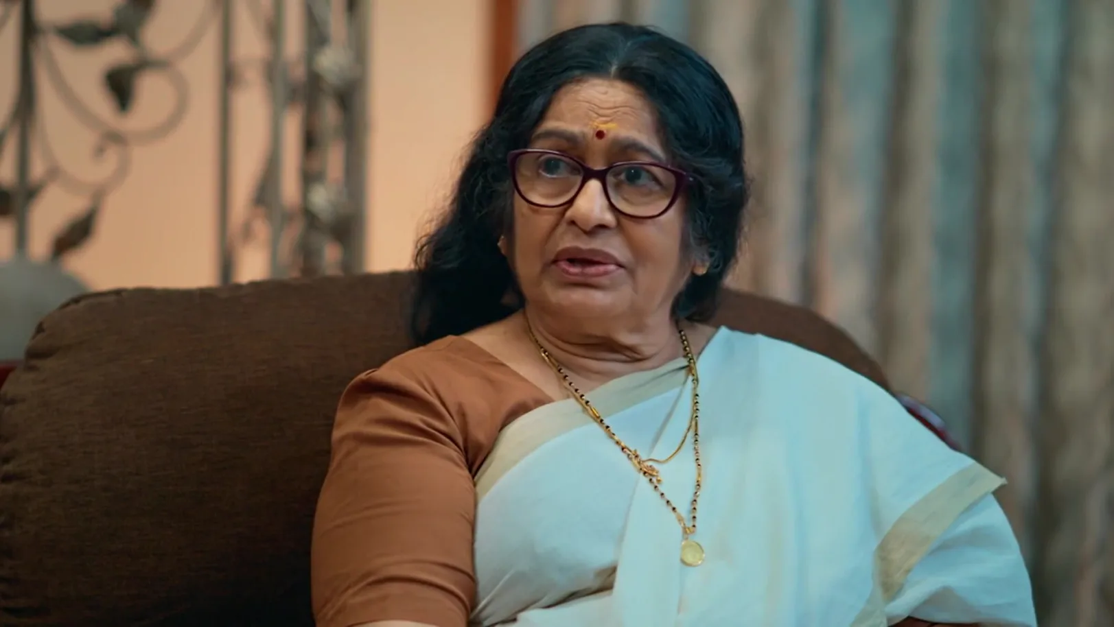 Nandagopal Shares His Concerns with Saraswathi - KrishnaGadha 