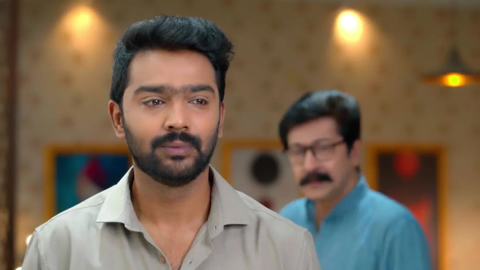 Udhaya Feels Helpless - Ayali 