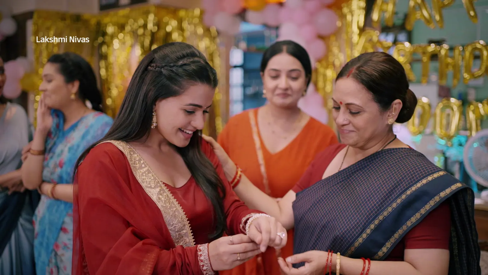 Raj Makes Bhoomika’s Birthday Special - Lakshmi Nivas - Promo