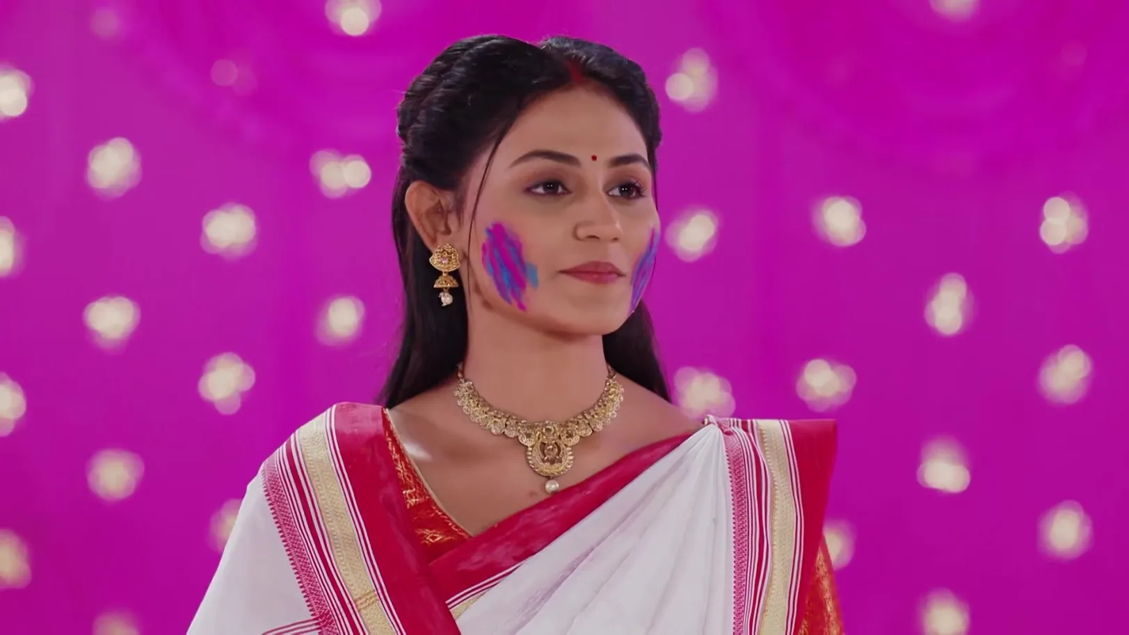 Archana and Vanshika's Holi Celebrations - Suna Jhia 