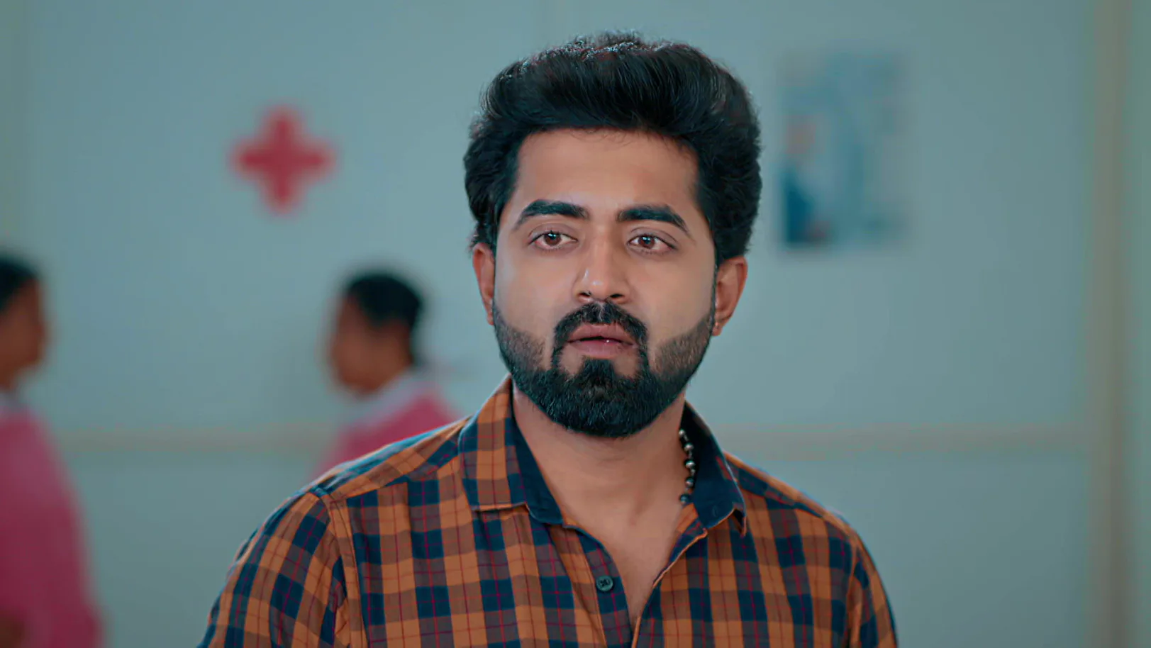 Ananthan Pillai Shares His Plan with Ambika - Akale - Promo