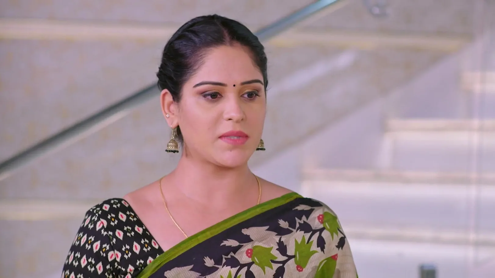 Veerendranath Receives an Important Call - Shravani Subramanya 
