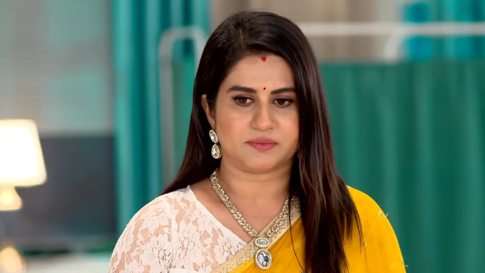 Apu Orders Kinkar out of the Hospital - Chirodini Tumi Je Amar 