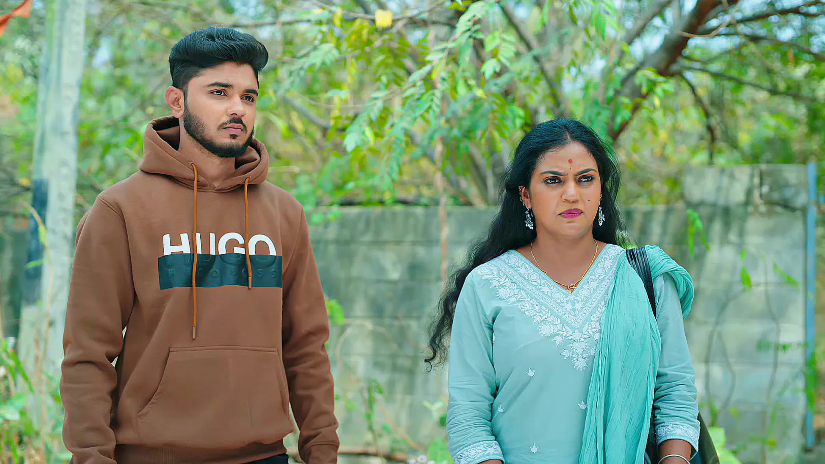 Goutham Becomes Malli's Saviour - Amruthadhaare - Promo