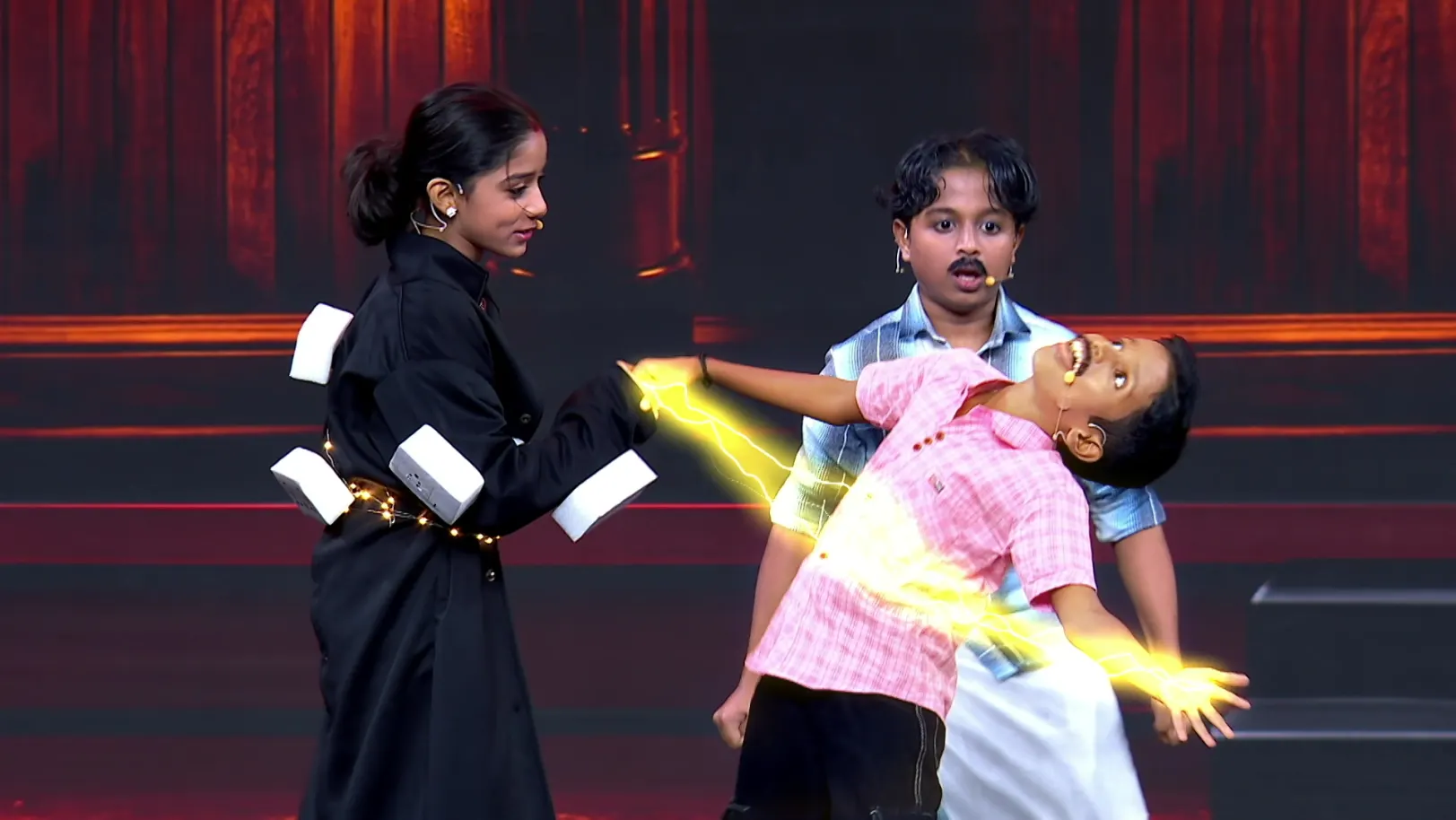 The Judges Applaud a Comedy Skit – Drama Juniors - Promo