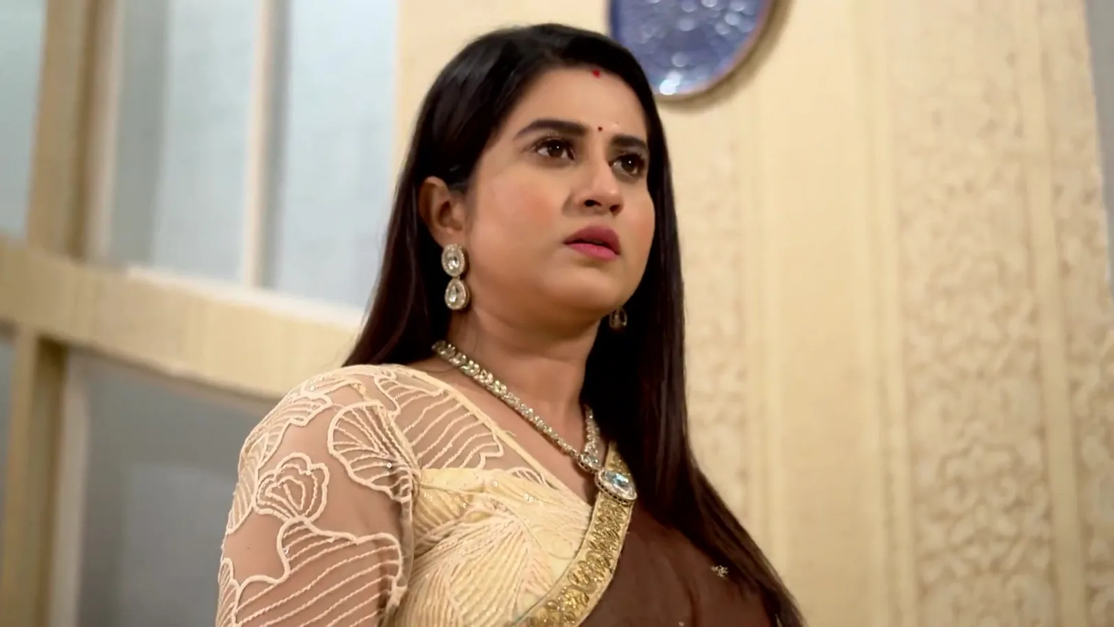 Apu and Arya Show Faith in Each Other - Chirodini Tumi Je Amar 