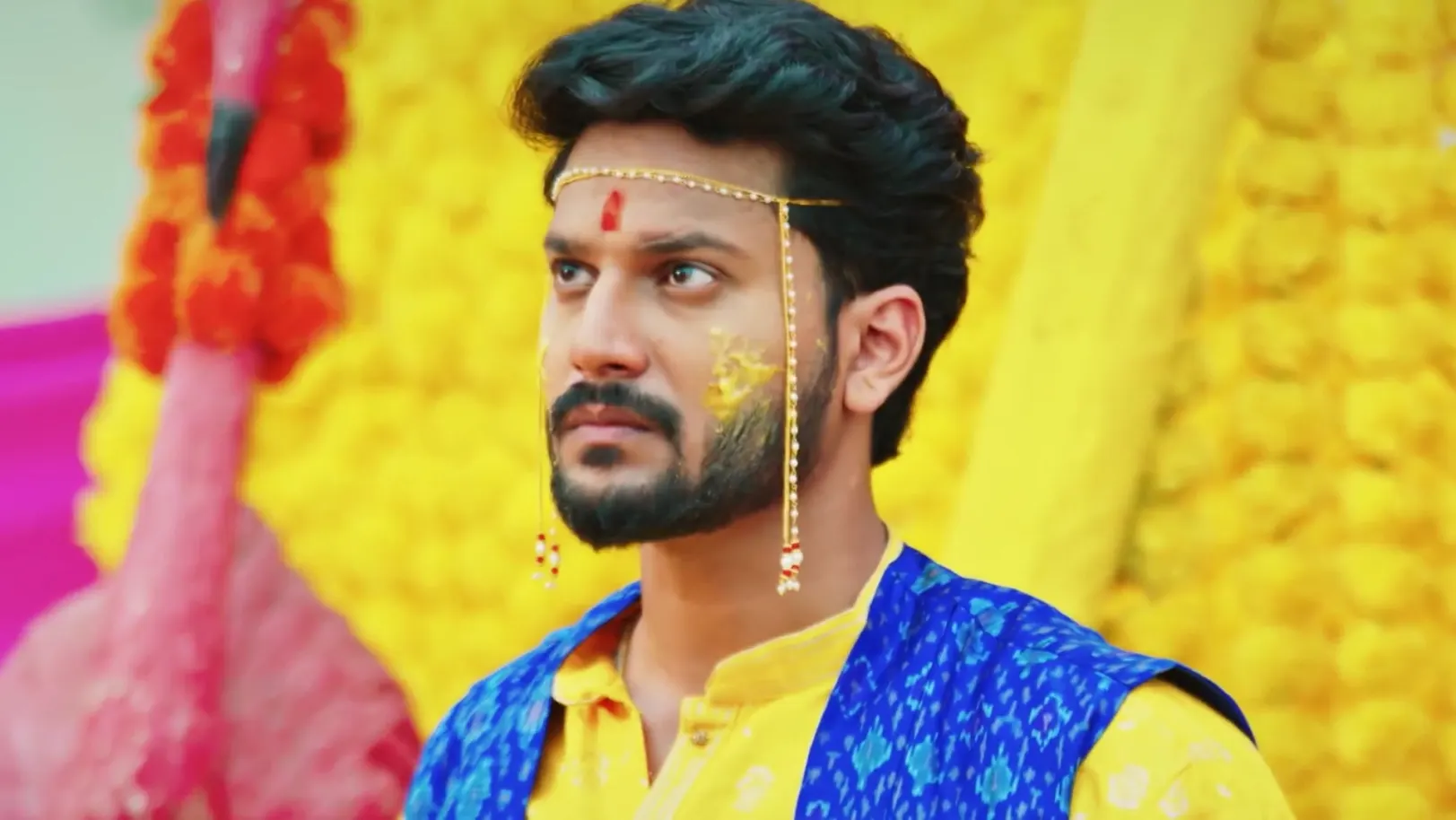 Madhav Gets Emotional while Applying 'Haldi' to Taarini - Taarini 