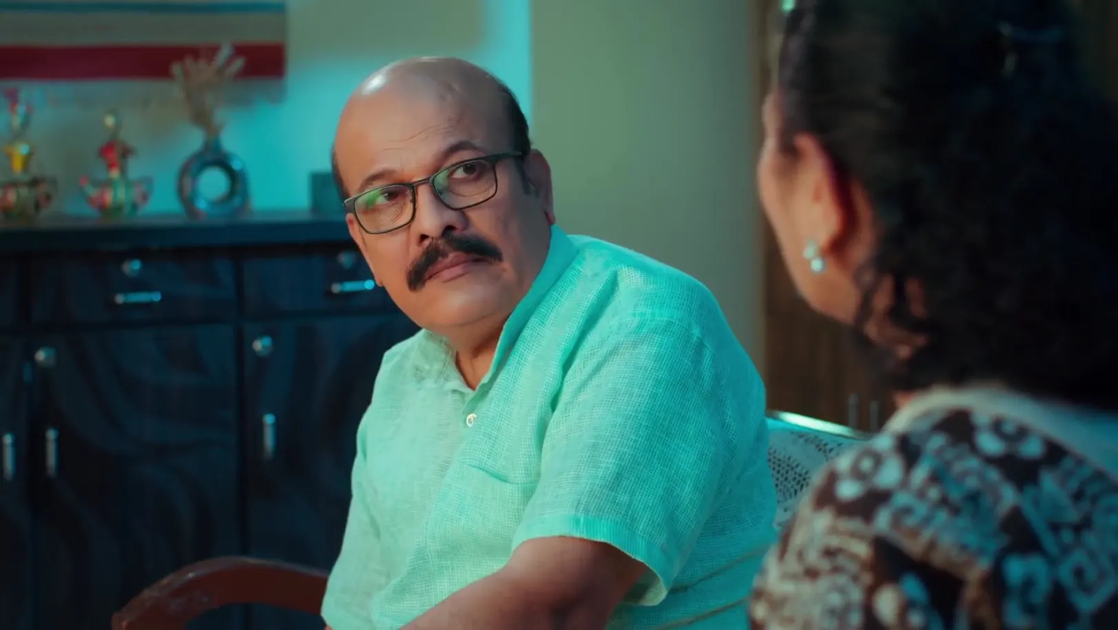 Dilip Explains the Importance of Friendship - Veen Doghatli Hi Tutena 