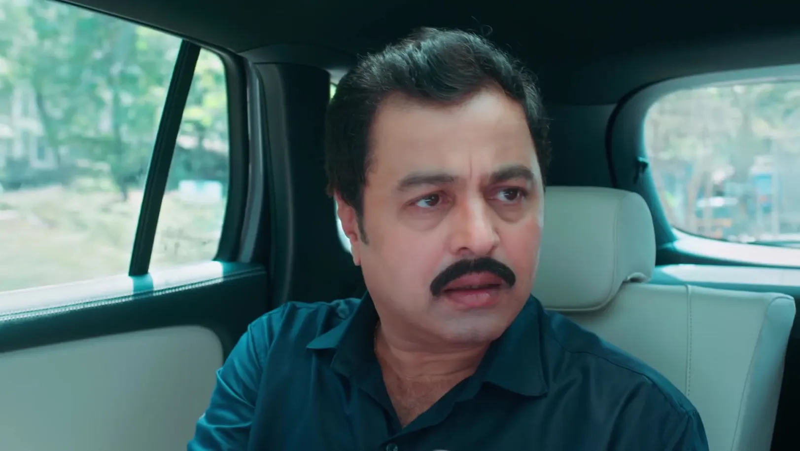 Swanandi and Rohan Decide on a Gift for Dilip - Veen Doghatli Hi Tutena 