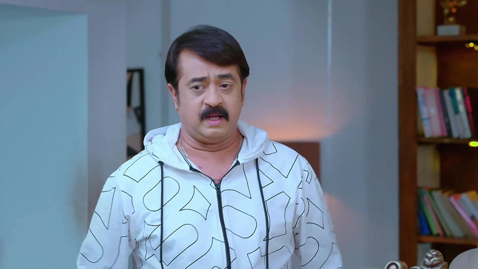 Vijaya Grows Suspicious of Veerendranath’s Actions - Shravani Subramanya 