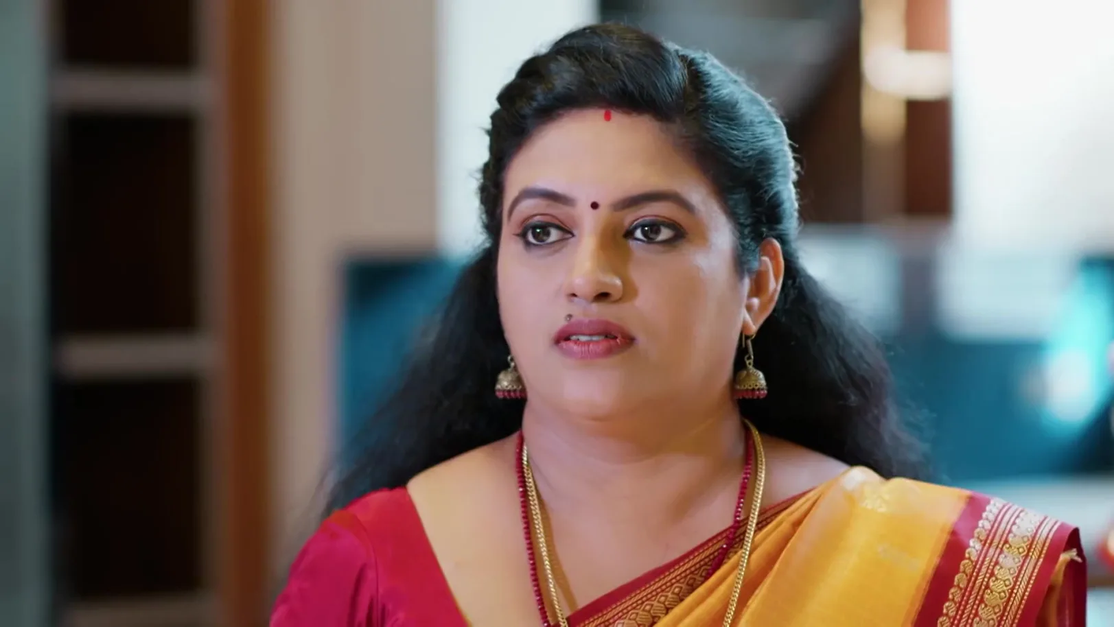 Ambika Insults Venu - Akale Ambika Insults Venu - Akale