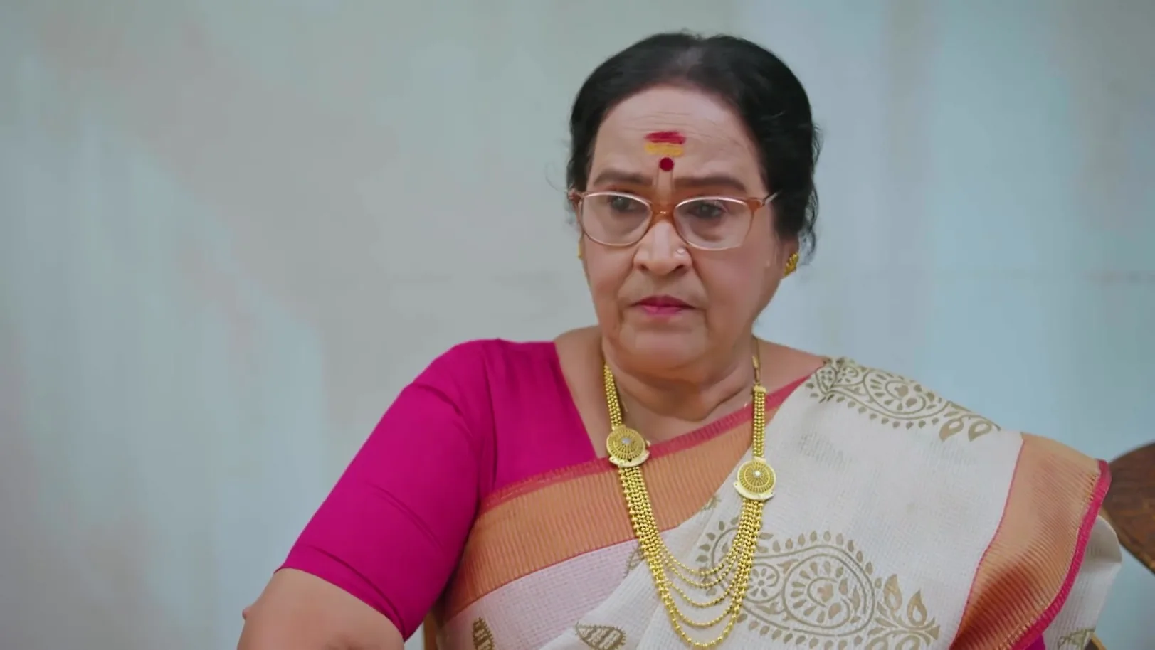 Jayabharathy Shares Her Plan with Radhika - Snehapoorvam Shyama 