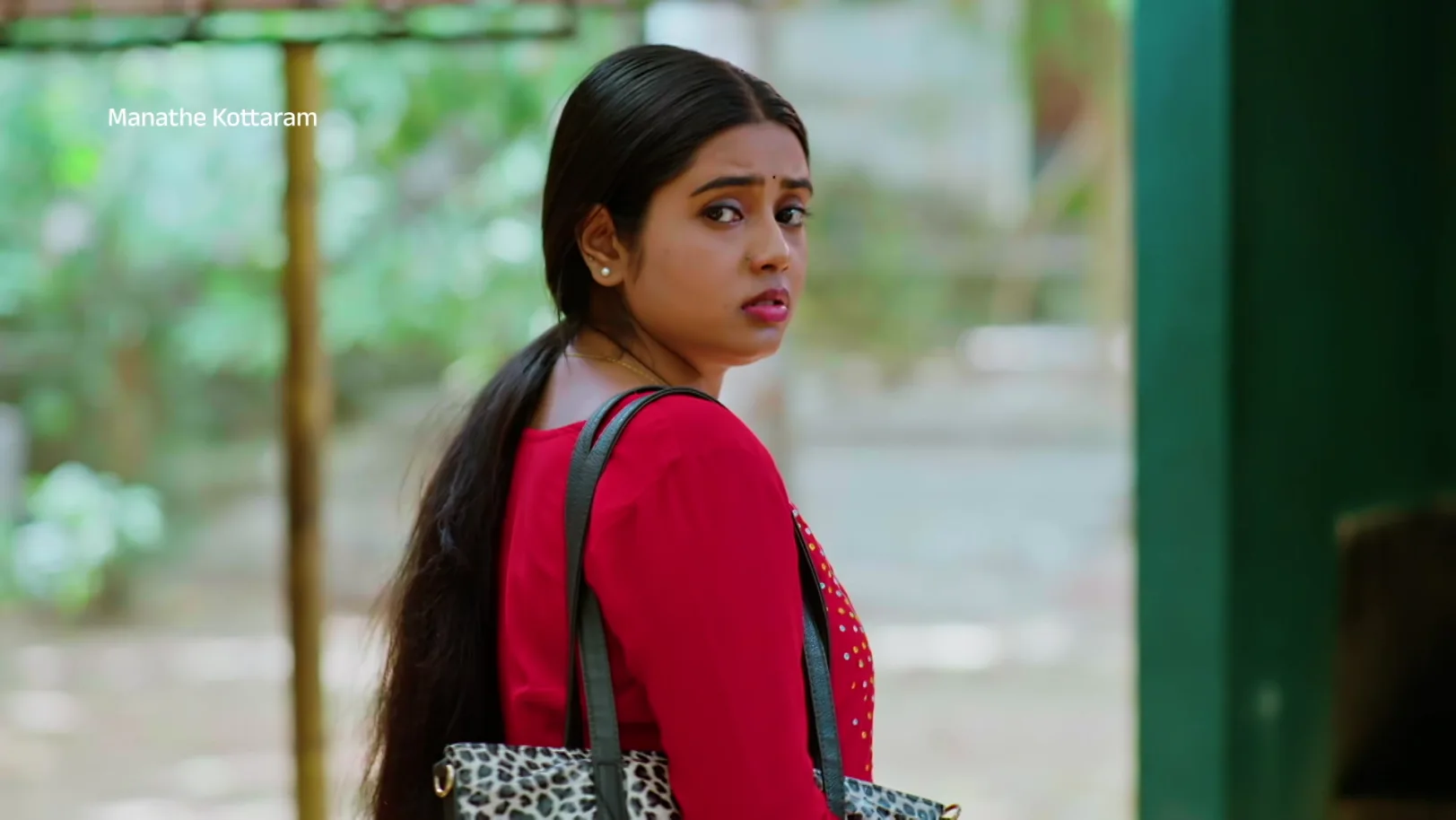 Karunakaran Hits Manoj - Manathe Kottaram - Promo
