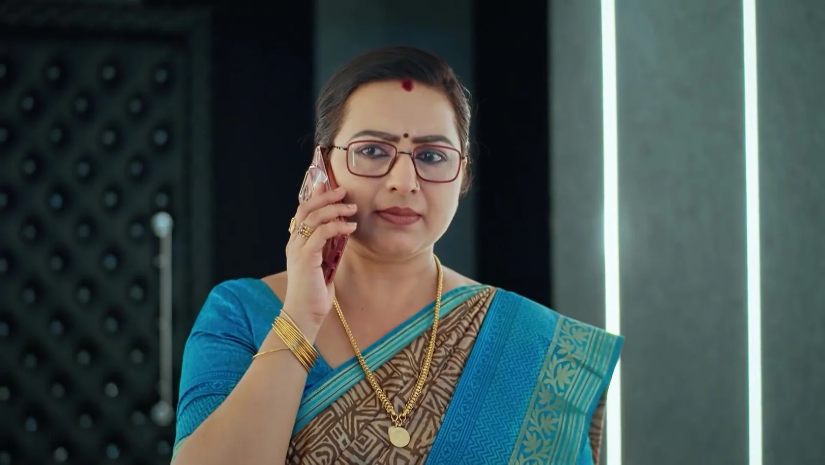 Anandan Pillai Advises Ambika - Akale 