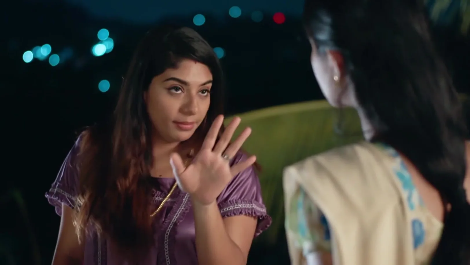 Aishwarya Has a Word with Kalyani - Chembarathy 