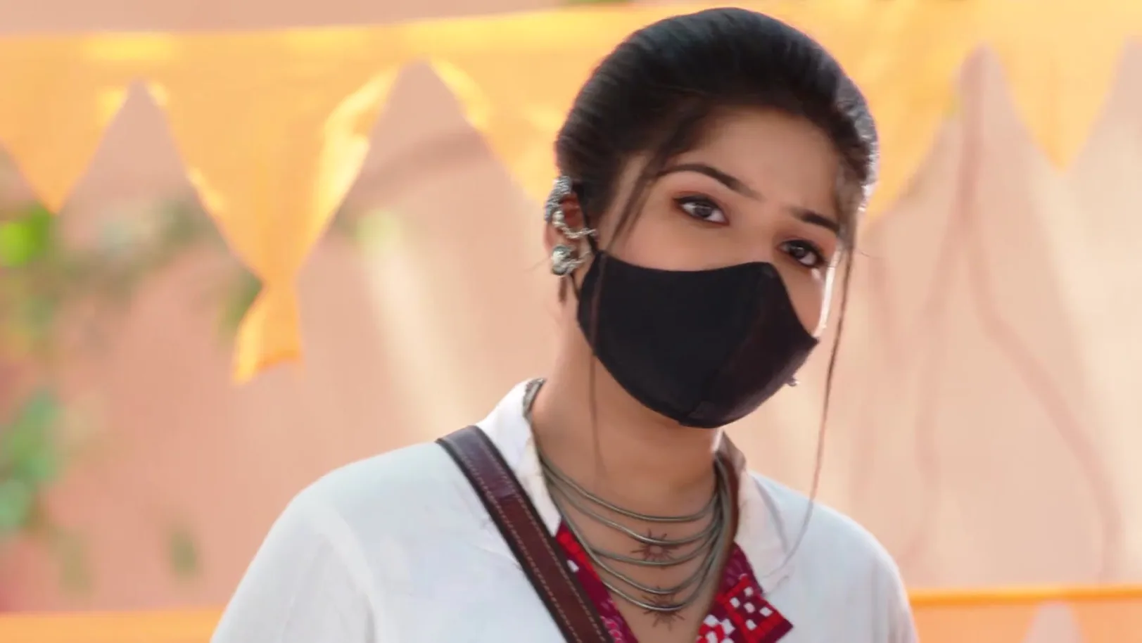 Abhi Loses Consciousness - Tu Khara Mun Chaai 