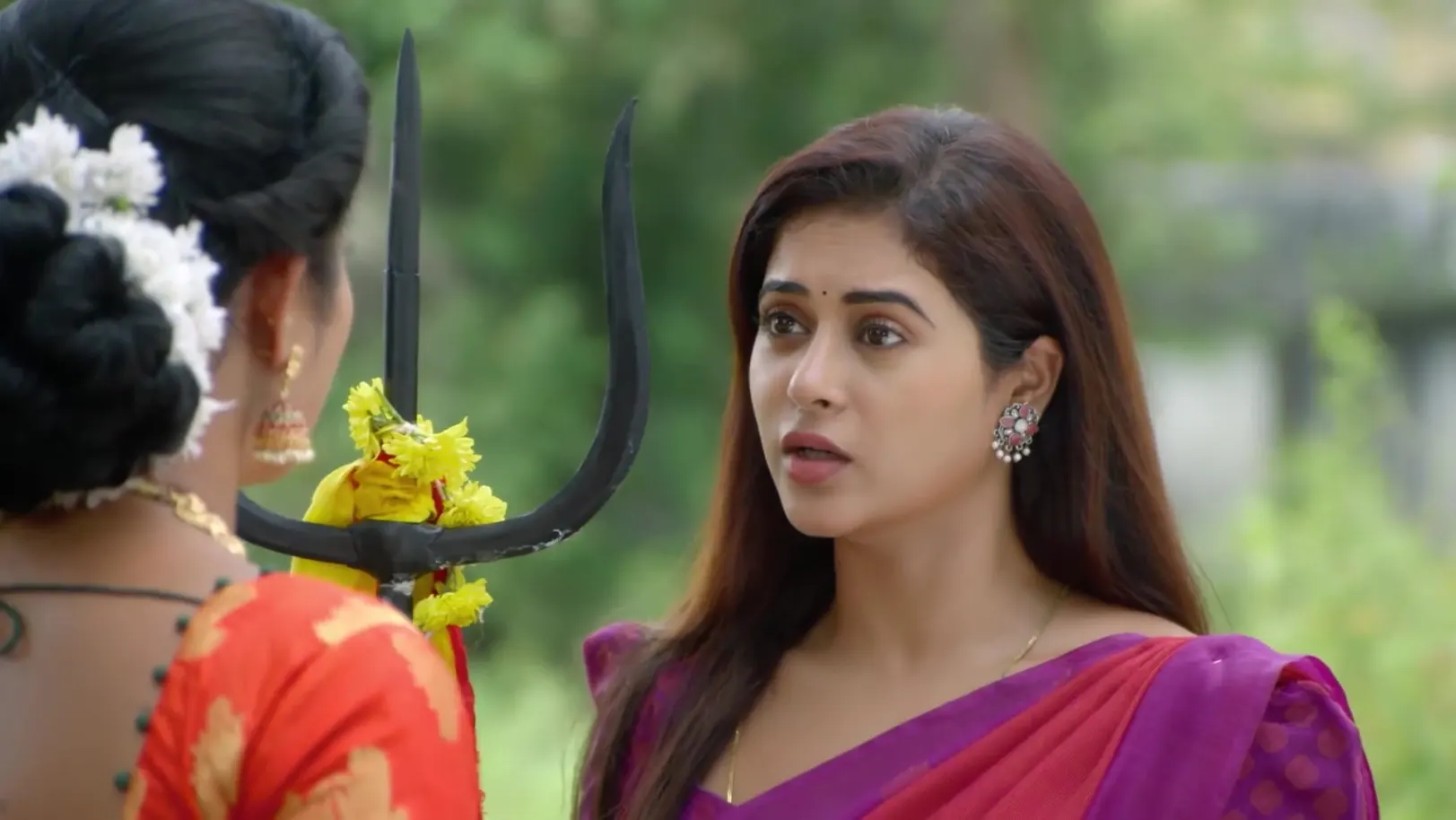 Bhuvaneshwari Accuses Maya - Sandhya Raagam 