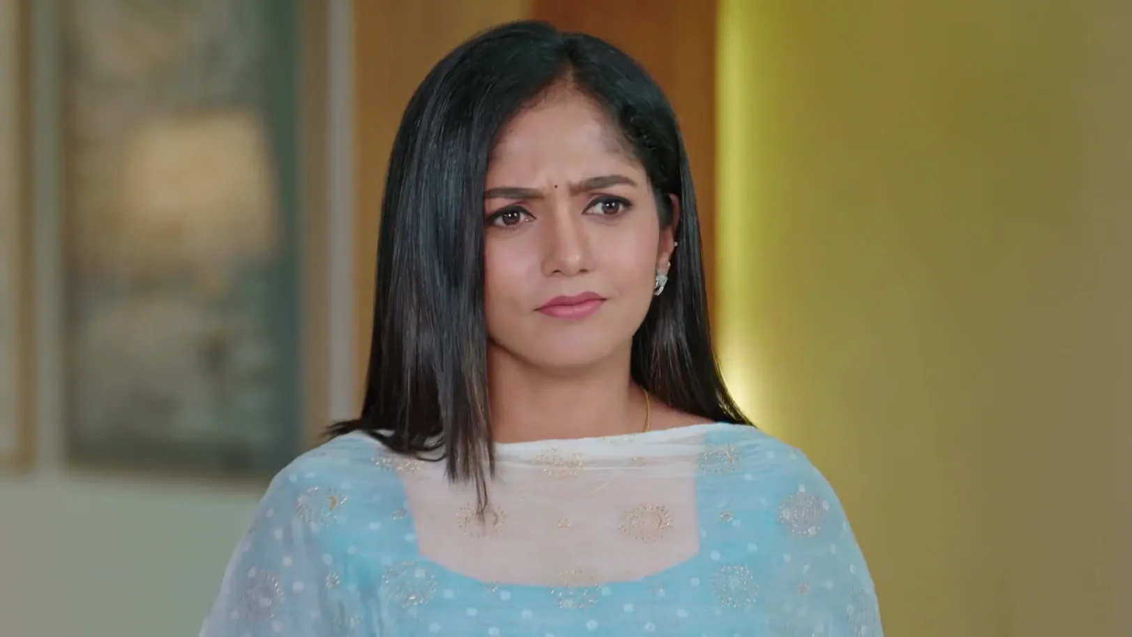 Shanthi’s Joy over Nidhi’s Decision - Karna 
