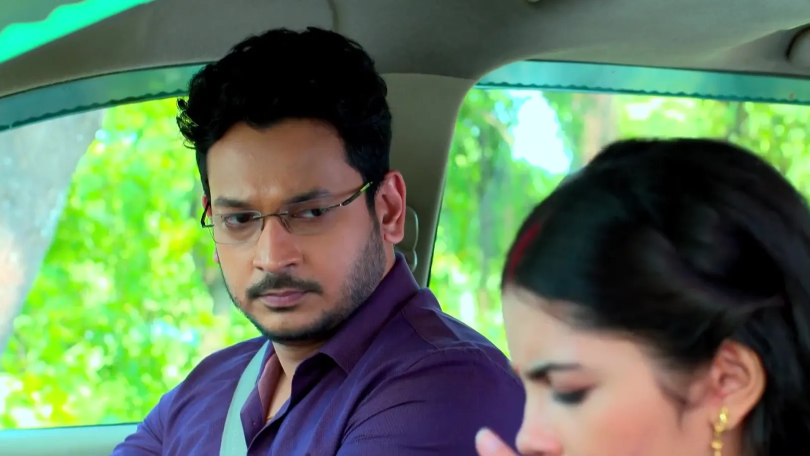 A Playful Spat between Anubhab and Lajbonti - Kone Dekhaa Alo 