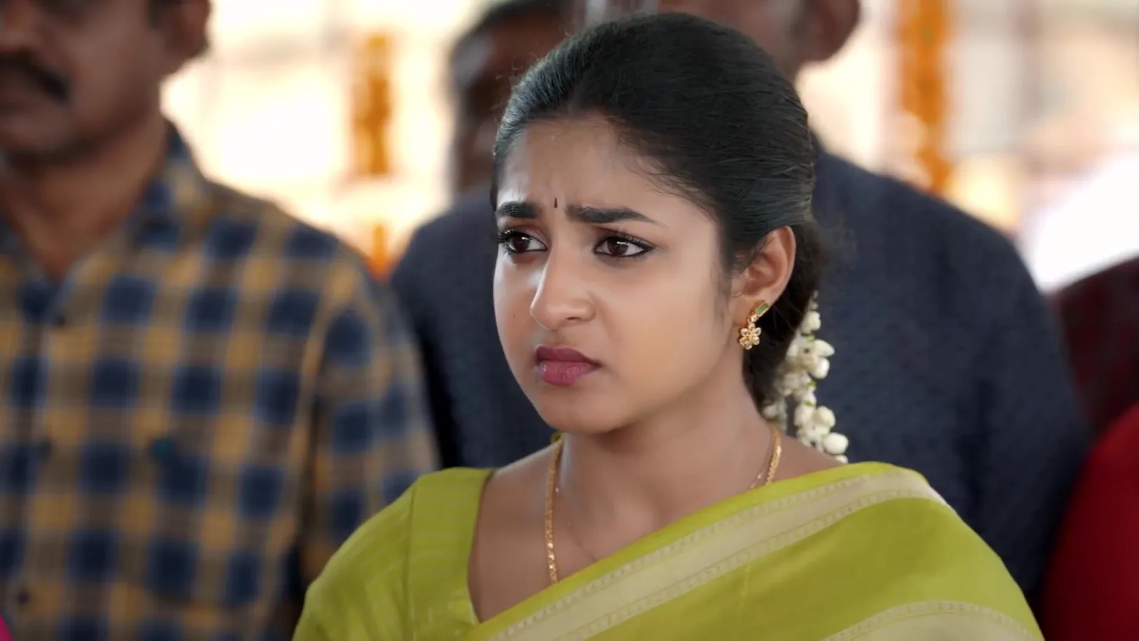 A Task For Thiru and Karna - Chinnan Siru Kiliye 