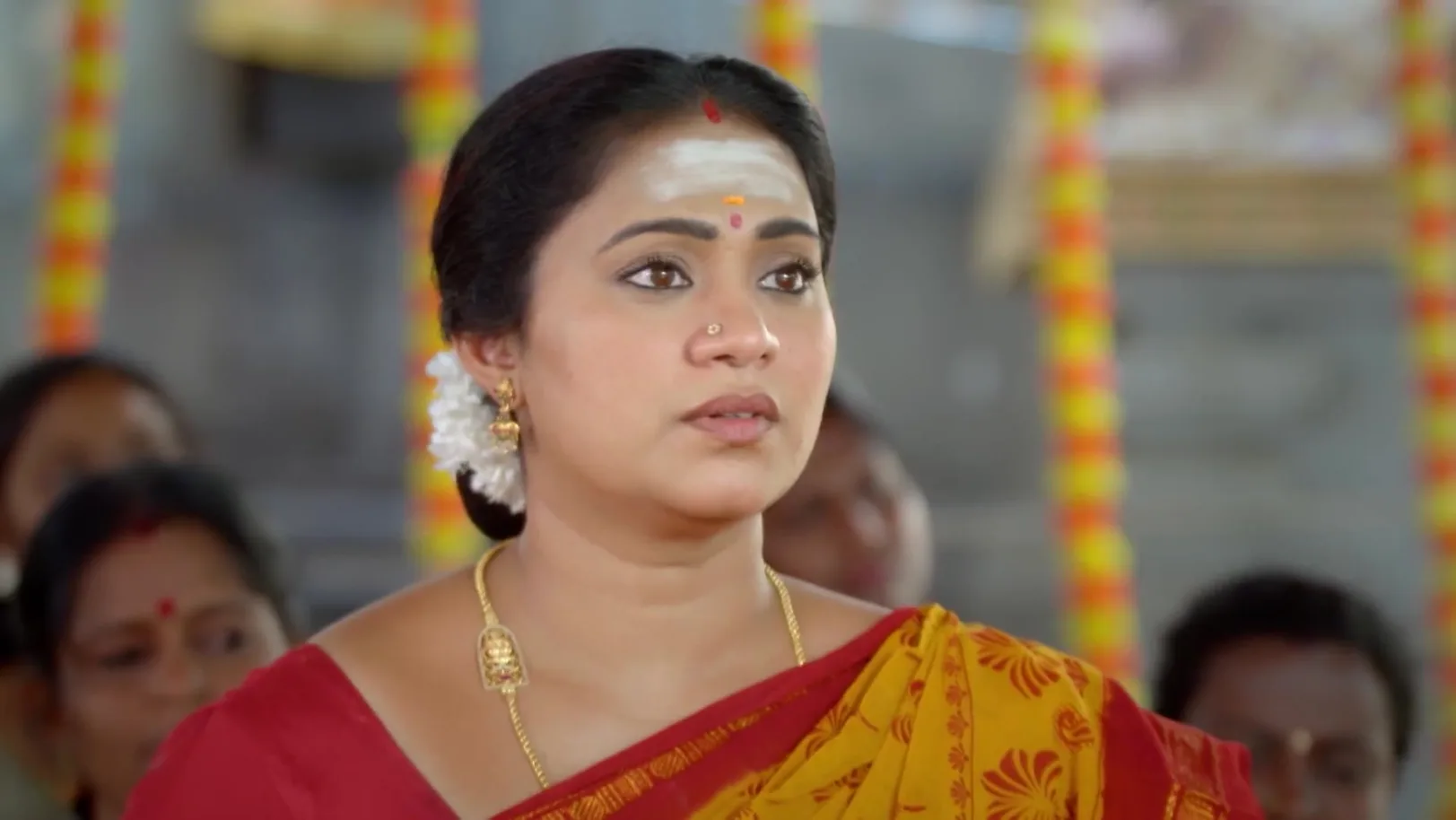 Janaki Performs Remedial Ritual - Sandhya Raagam Janaki Performs Remedial Ritual - Sandhya Raagam
