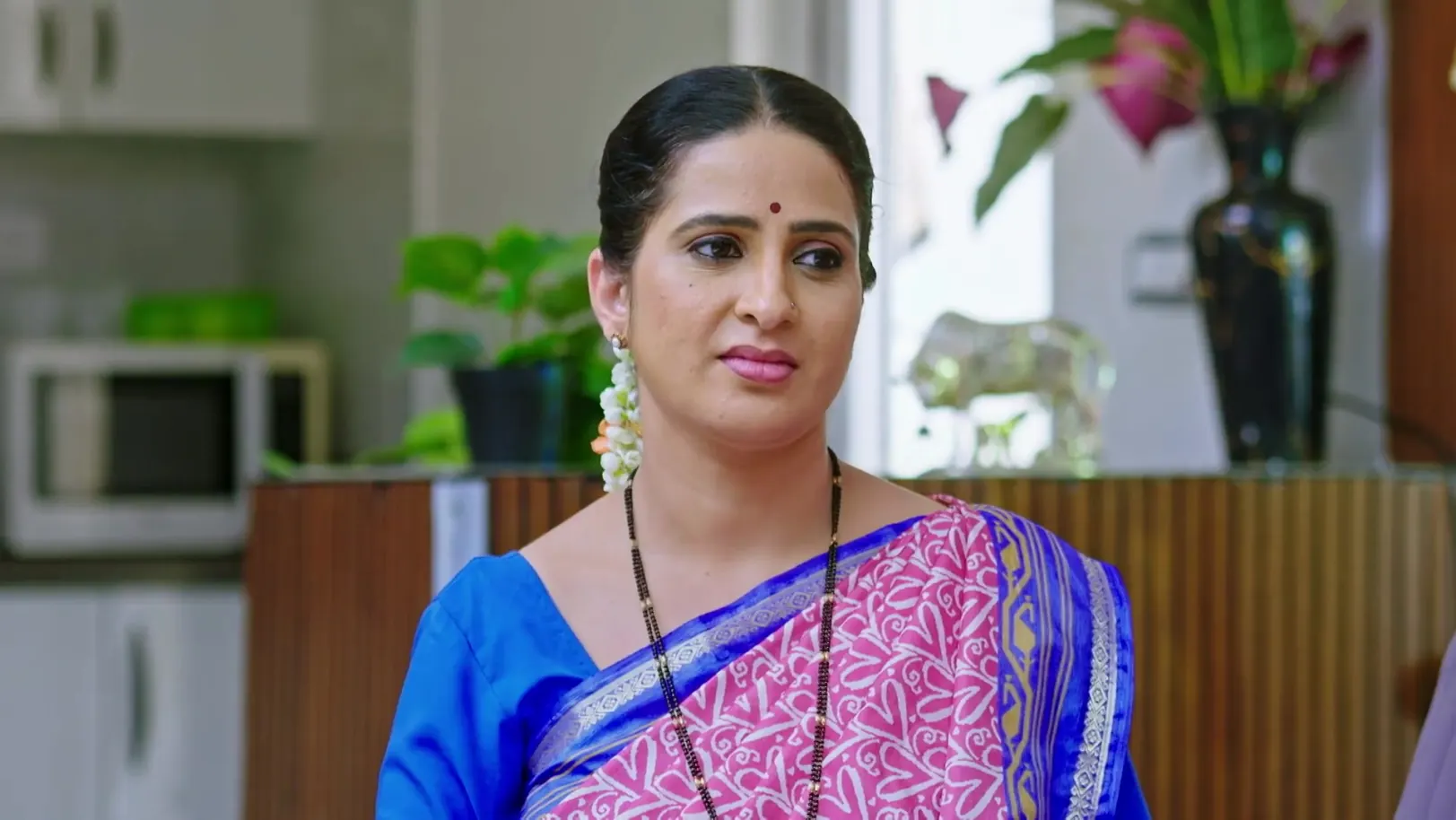 Veena Urges Lakshmi to Stay with Her - Lakshmi Nivasa 
