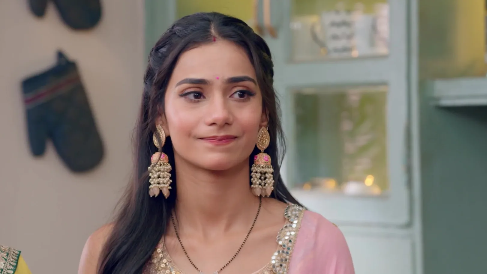 Sharda Insists on Preparing the Offerings - Jaane Anjaane Hum Mile 