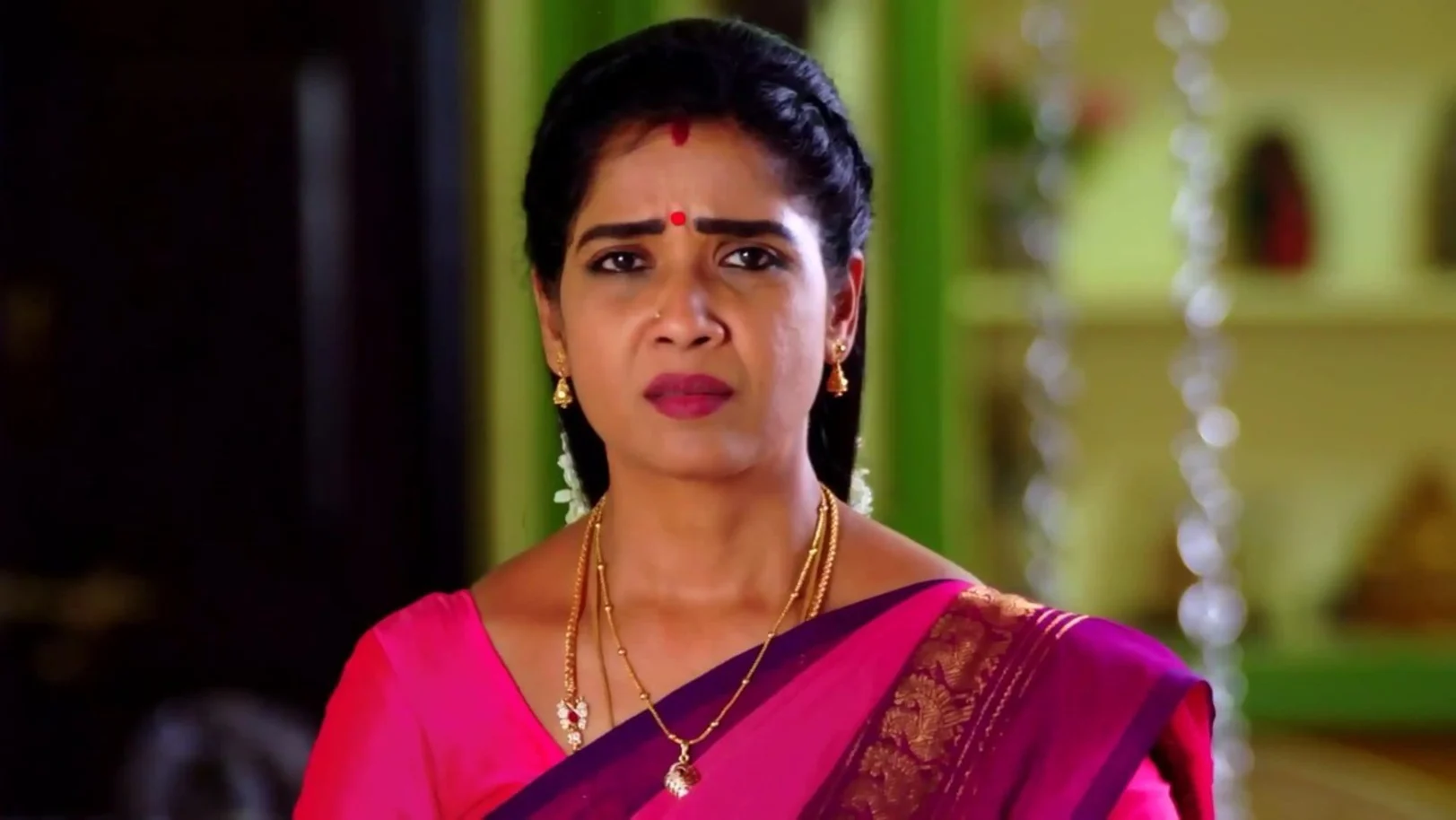 Amutha's Sister-in-Law Lies to Her 14th February 2022 Webisode