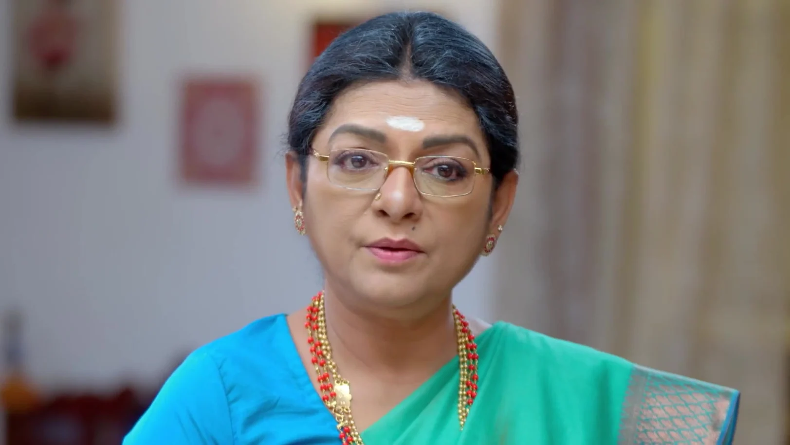 Raghuram Disapproves of Ramaniamma's Decision - Sandhya Raagam Raghuram Disapproves of Ramaniamma's Decision - Sandhya Raagam
