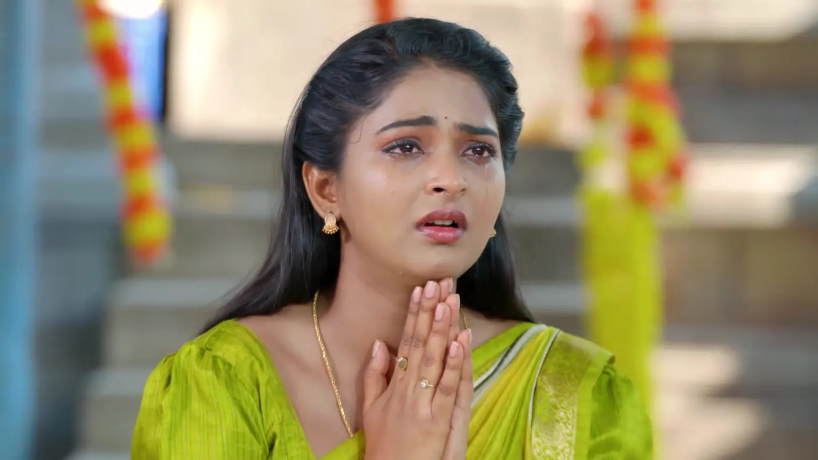 Dhanalakshmi Prays to Deity - Sandhya Raagam Dhanalakshmi Prays to Deity - Sandhya Raagam