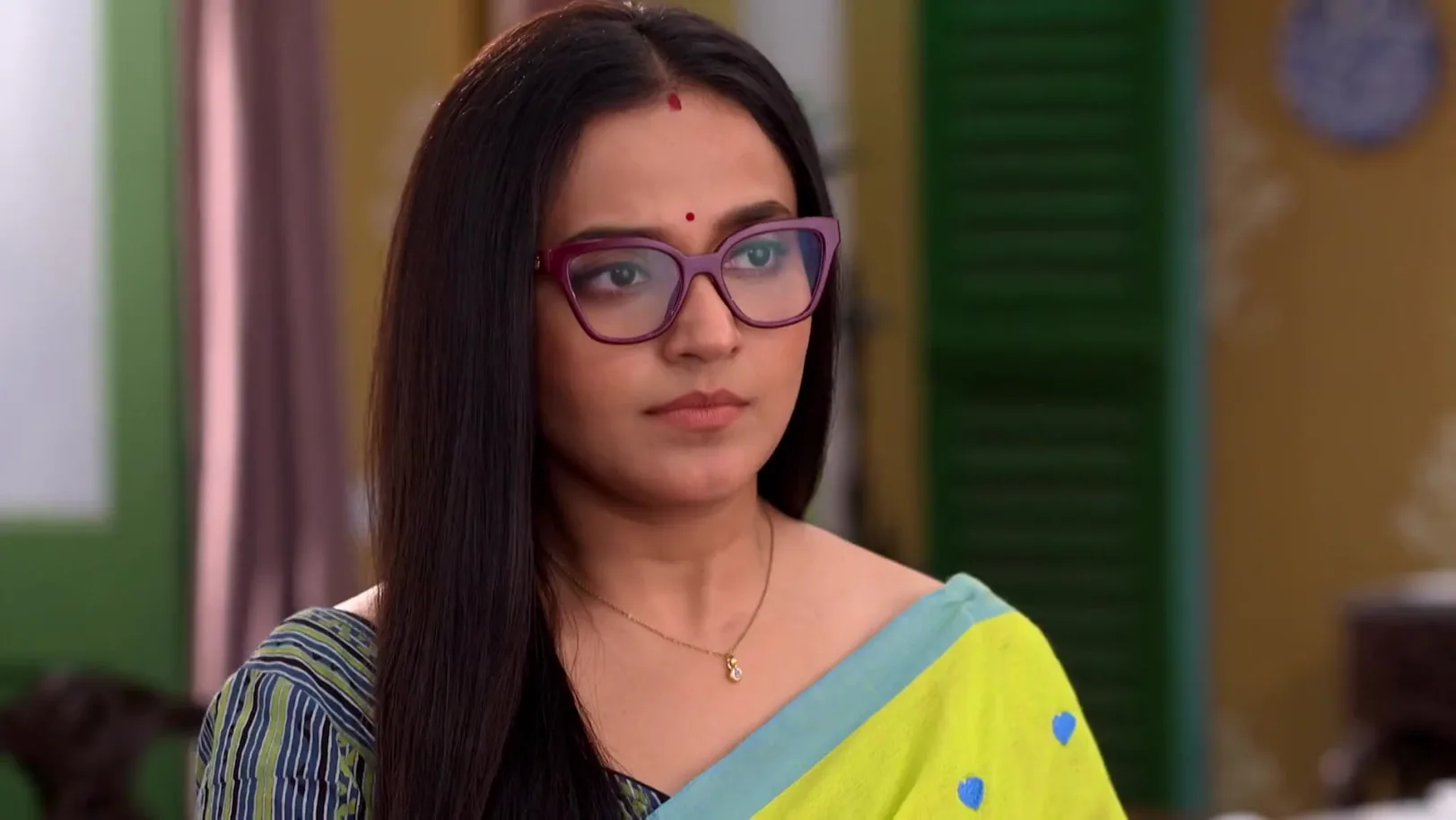Urmi Apologises to Adi - Anondi Urmi Apologises to Adi - Anondi