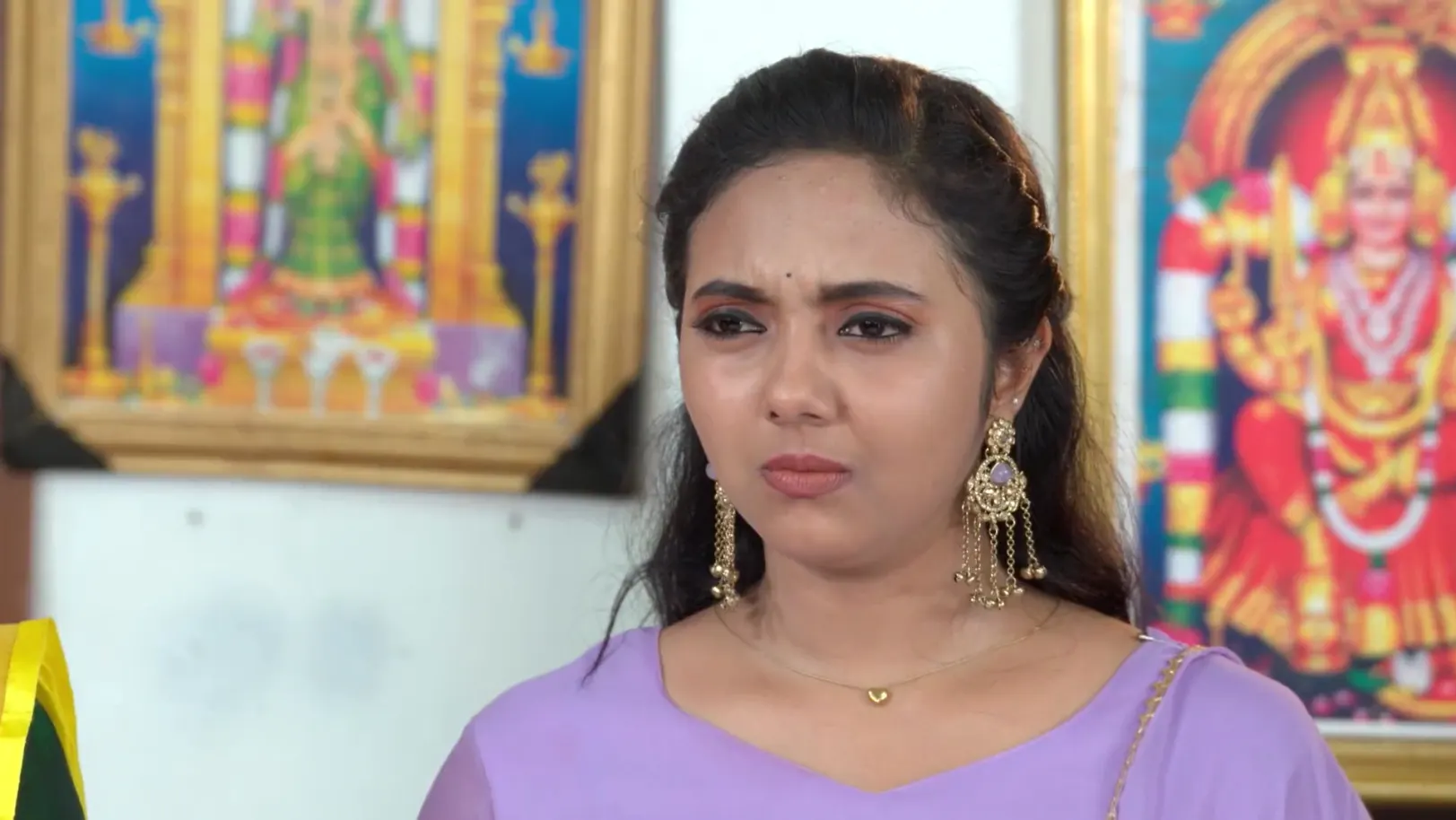 The Astrologer Suggests a Remedy - Karthigai Deepam 