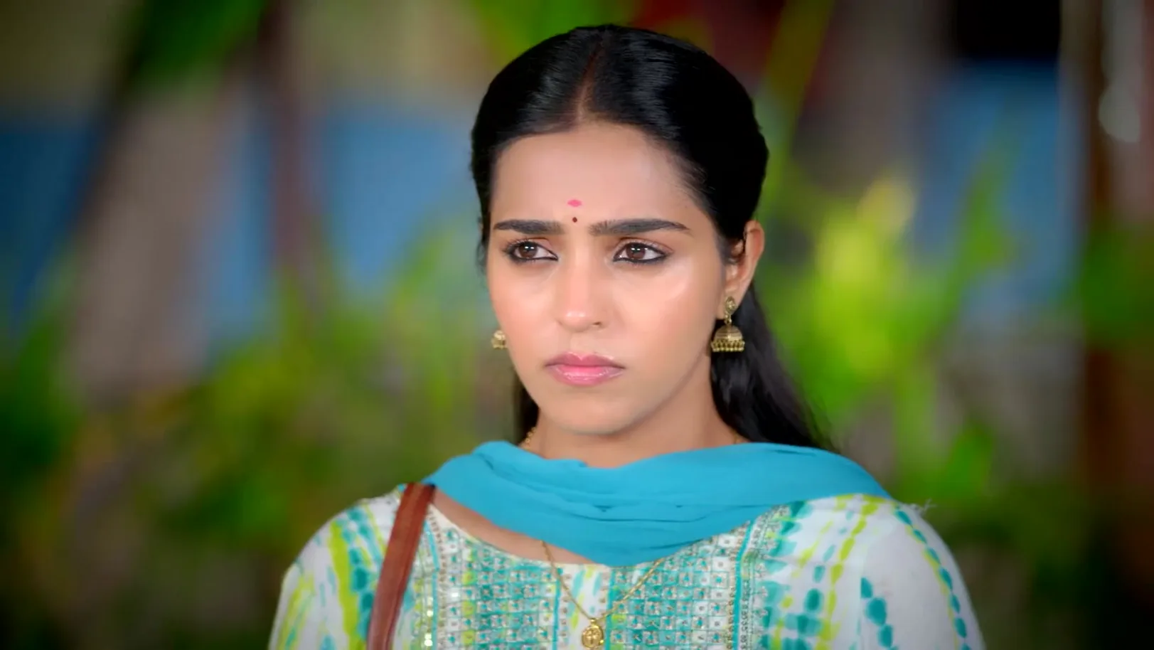 Appatha Causes a Commotion - Vaagai Sooda Vaa Appatha Causes a Commotion - Vaagai Sooda Vaa