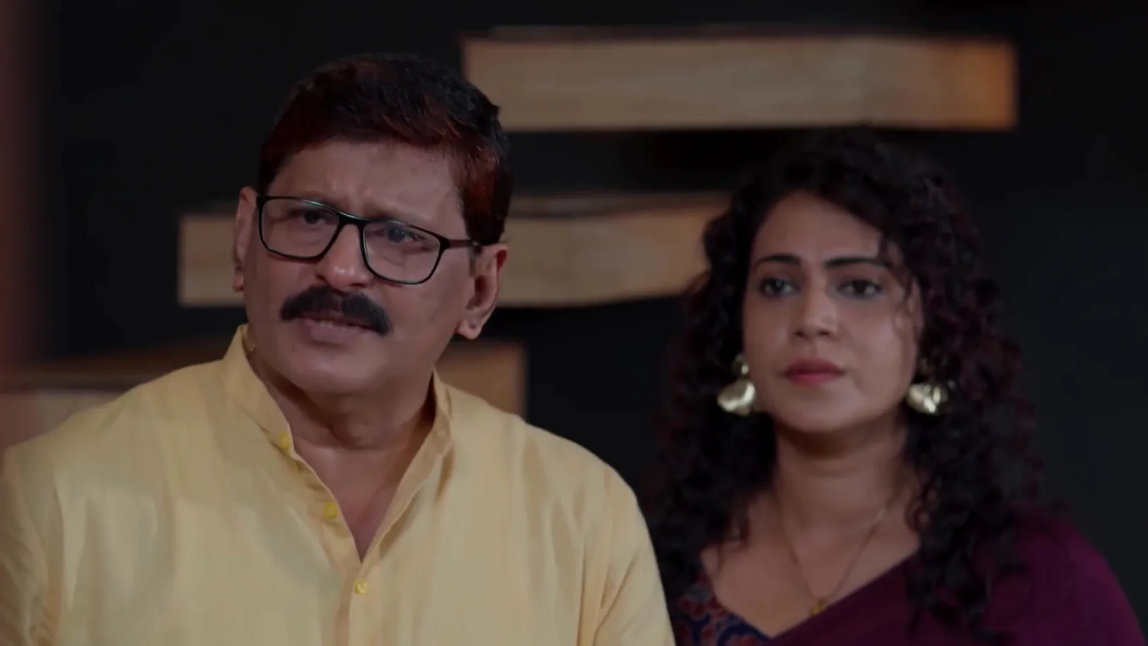 Poornima's Alert Shocks Mahadevan - Durga Poornima's Alert Shocks Mahadevan - Durga