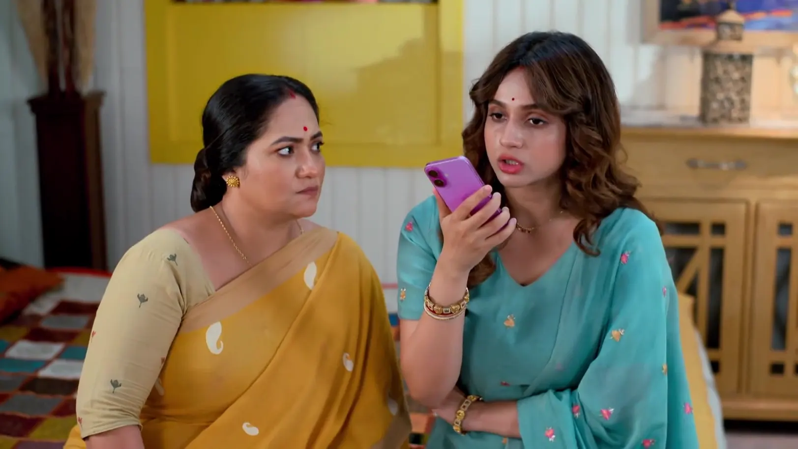 Bonolata Sways Sudeb’s Mind - Kone Dekhaa Alo Bonolata Sways Sudeb’s Mind - Kone Dekhaa Alo