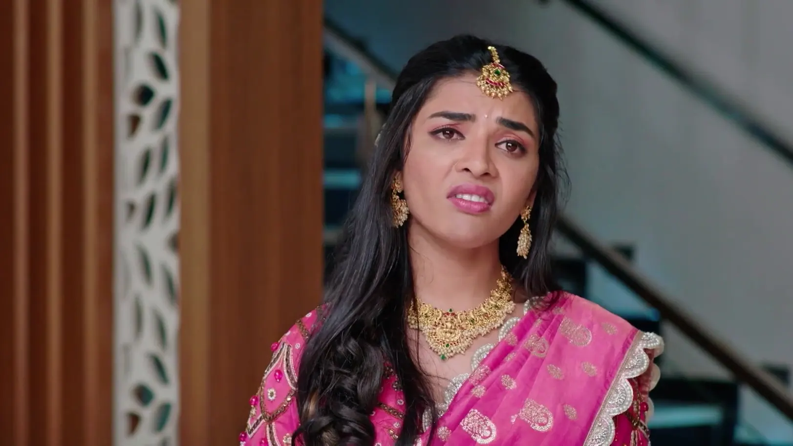 Vivek's Hilarious Plan to Stop Nidhi's Wedding - Karna Vivek's Hilarious Plan to Stop Nidhi's Wedding - Karna