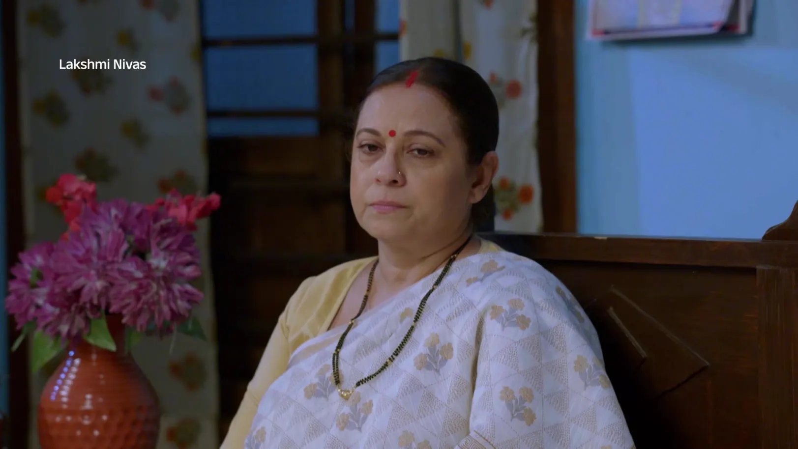 A Surprise Brings Smiles to Lakshmi and Shriniwas - Lakshmi Nivas - Promo A Surprise Brings Smiles to Lakshmi and Shriniwas - Lakshmi Nivas - Promo