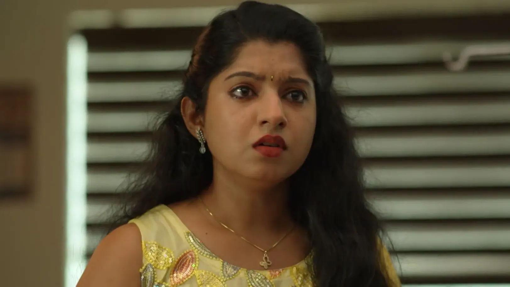 Shalini Poses as Seetha 4th June 2026 Webisode