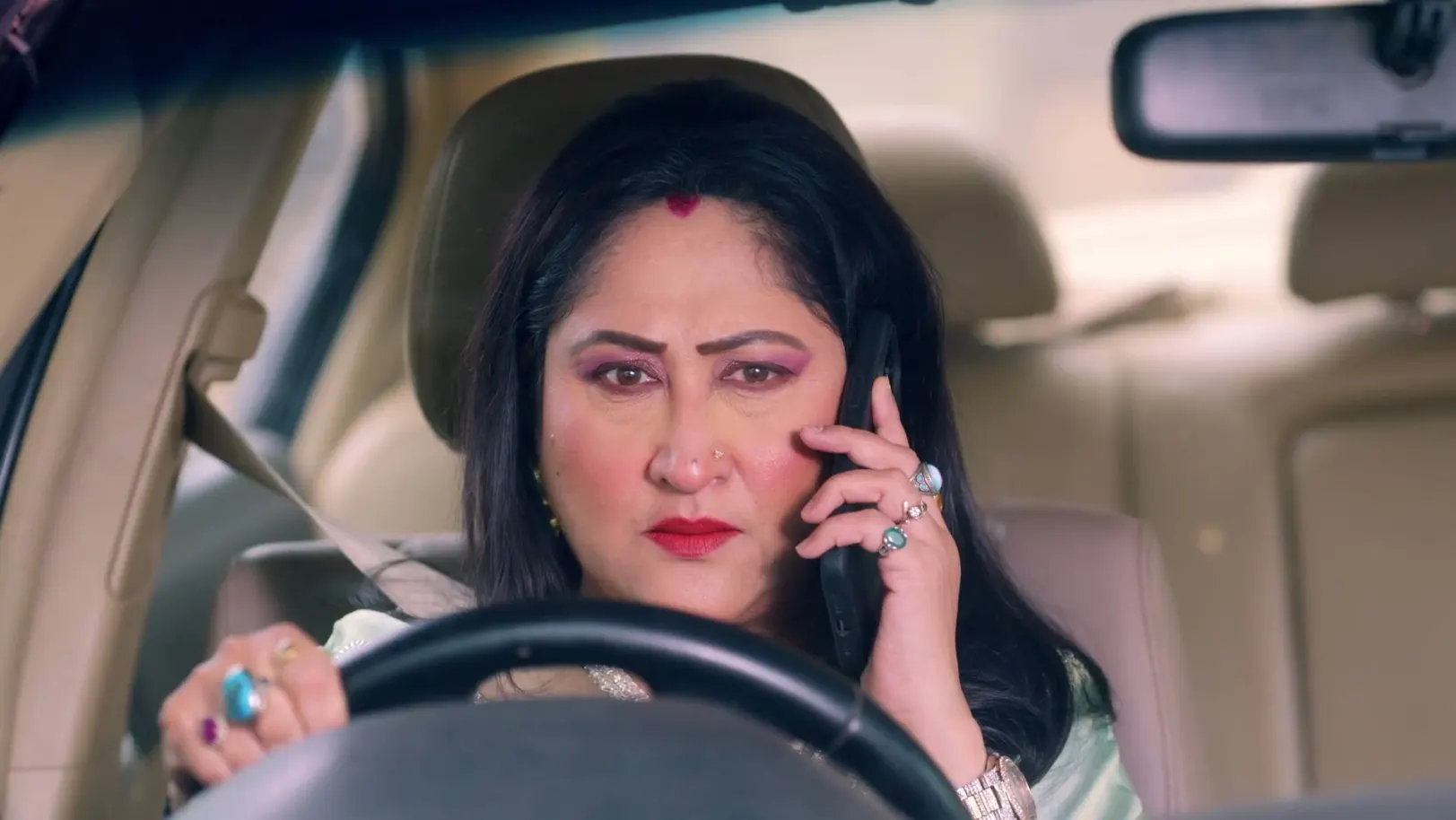 Viren Follows Sharda - Jaane Anjaane Hum Mile 